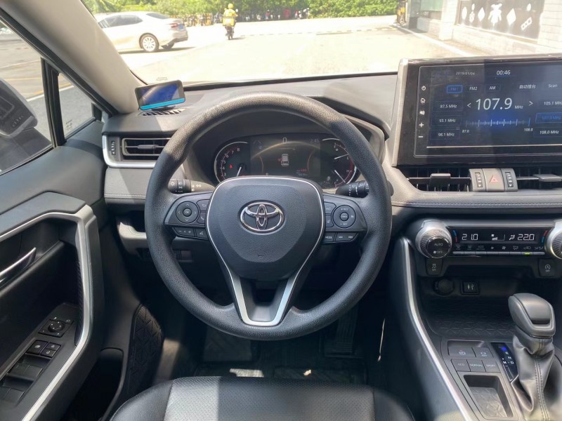 廣州19年豐田RAV4榮放7