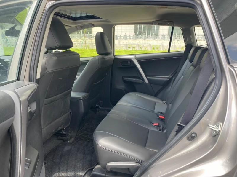 廣州19年豐田RAV4榮放8