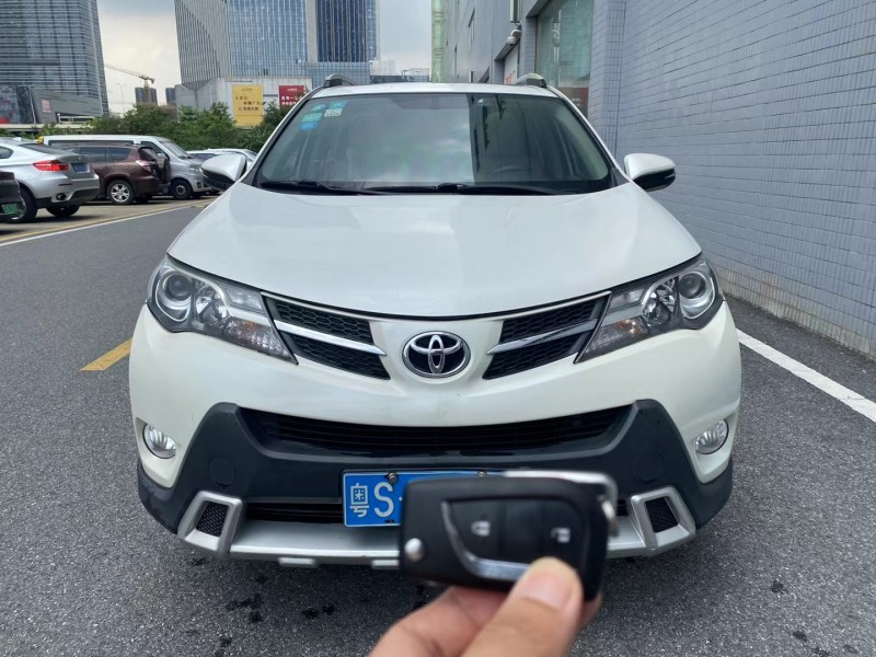 廣州16年豐田RAV4榮放1