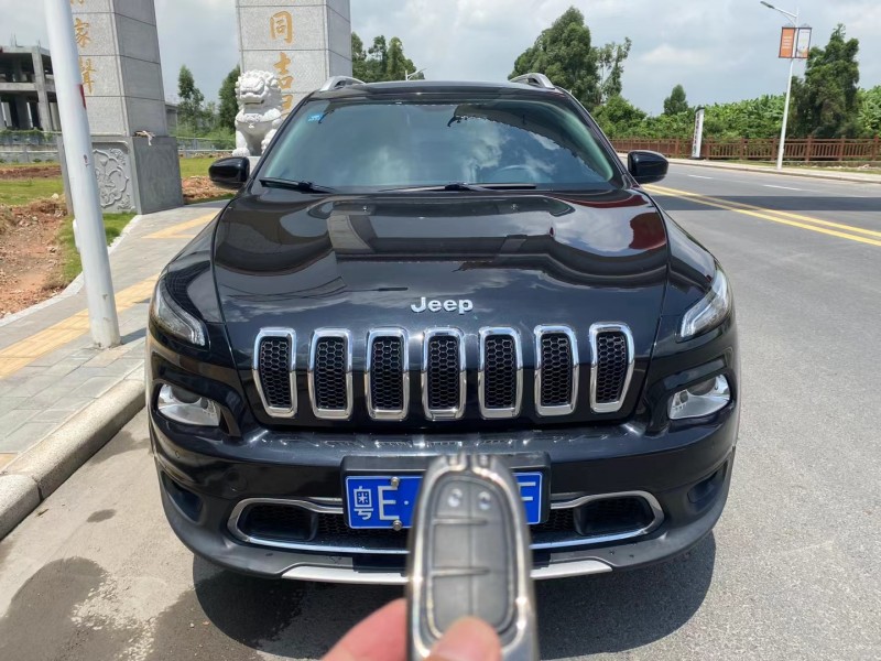 廣州16年Jeep自由光1