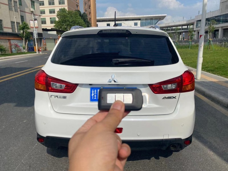 广州20年三菱劲炫5