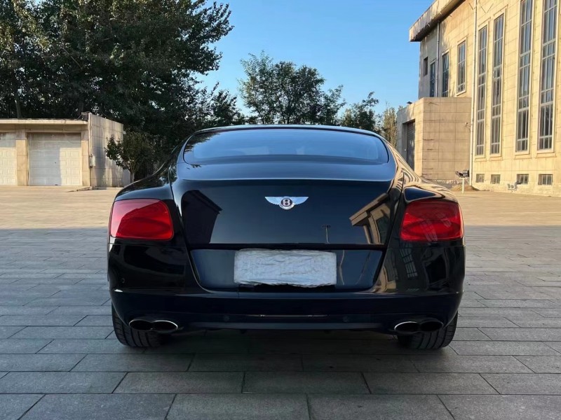 保定13年賓利GT4