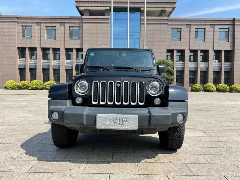 唐山17年Jeep牧馬人1
