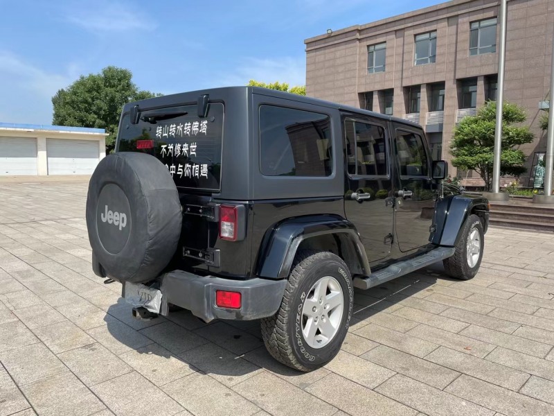 唐山17年Jeep牧馬人4