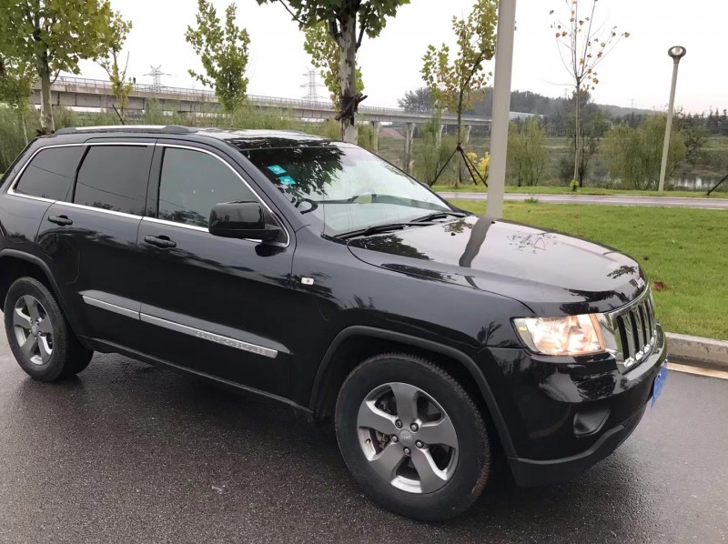 青島11年Jeep大切諾基7