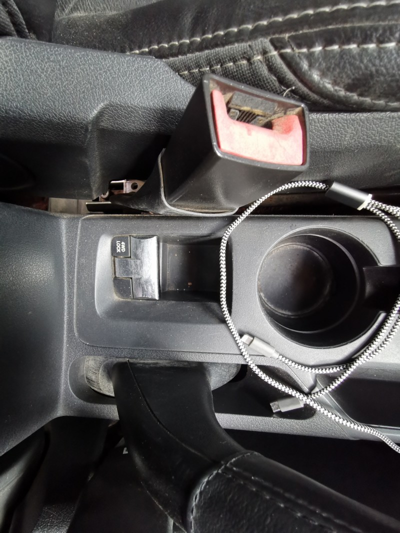 巴中12年Jeep自由客4