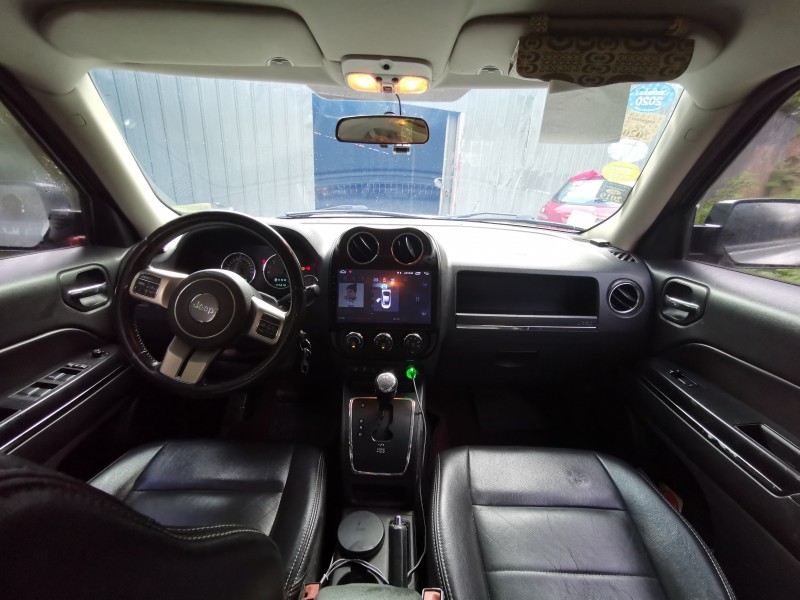 巴中12年Jeep自由客5