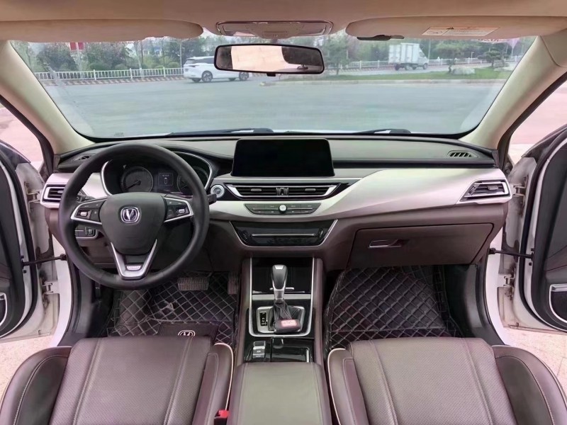 枣庄18年长安汽车睿骋CC5