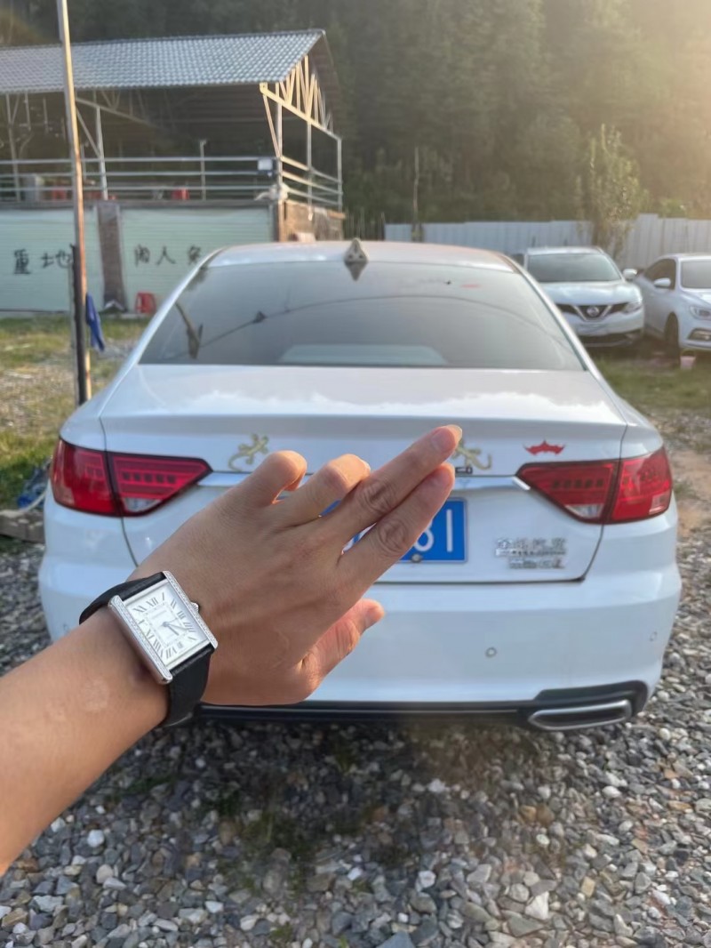 贛州19年吉利帝豪8
