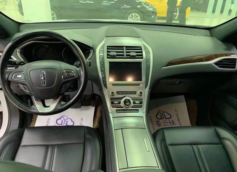 漢中17年林肯MKZ1