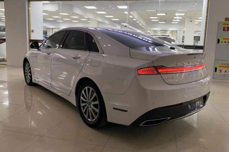 漢中17年林肯MKZ4