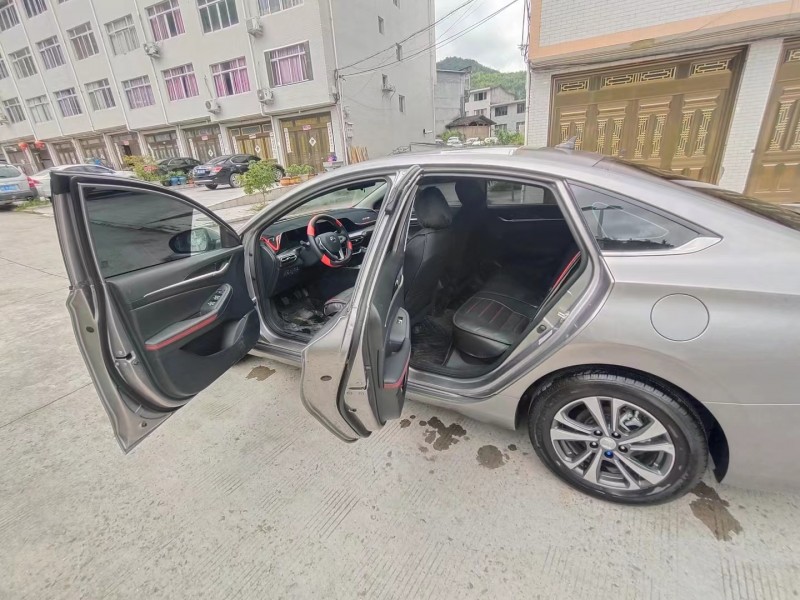 溫州21年長安汽車逸動4