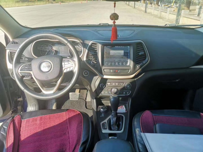 長沙17年Jeep自由光3