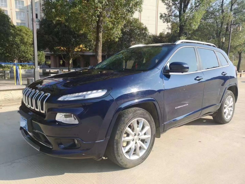 長沙17年Jeep自由光2