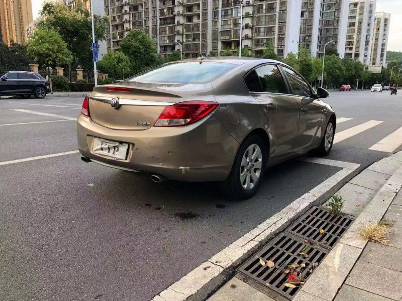 長沙10年別克君威7