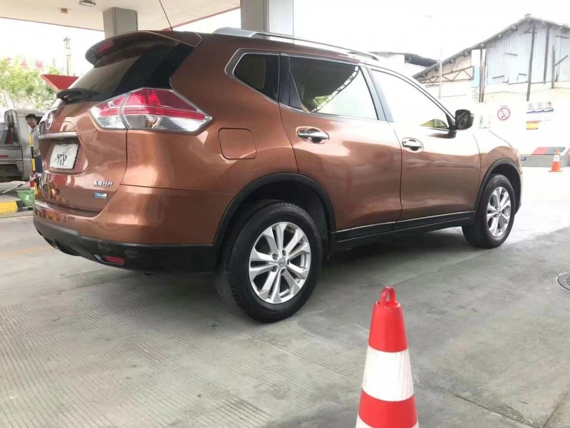 中山16年日產奇駿3