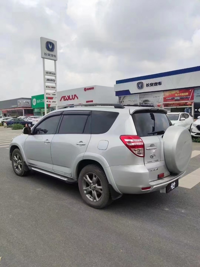 欽州13年豐田RAV4榮放4