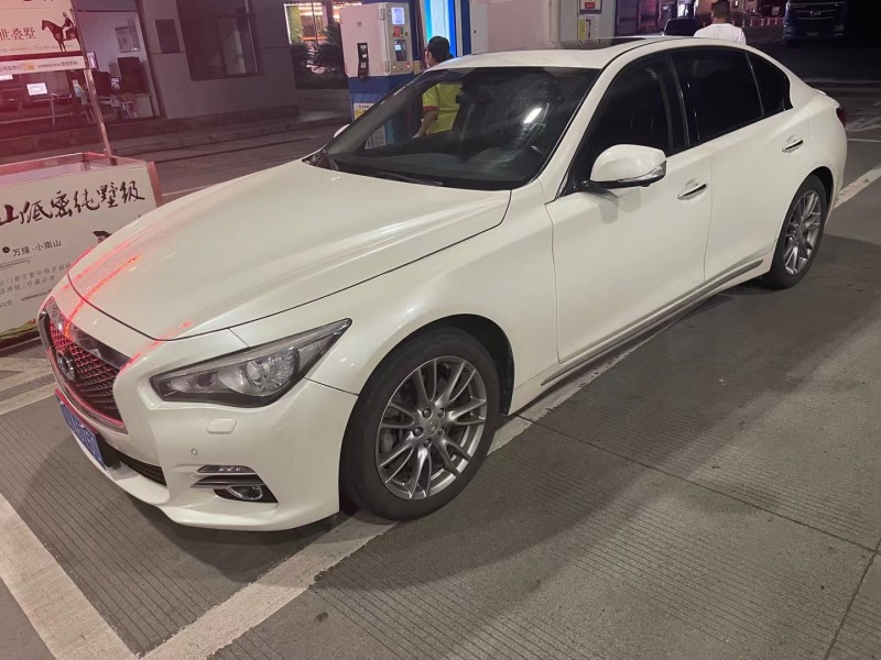 重慶16年英菲尼迪Q50L2