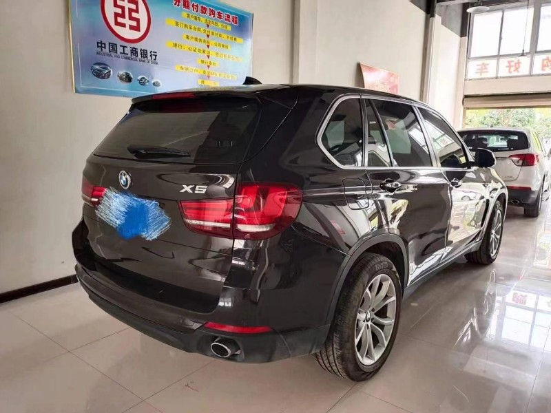 武漢17年寶馬X58