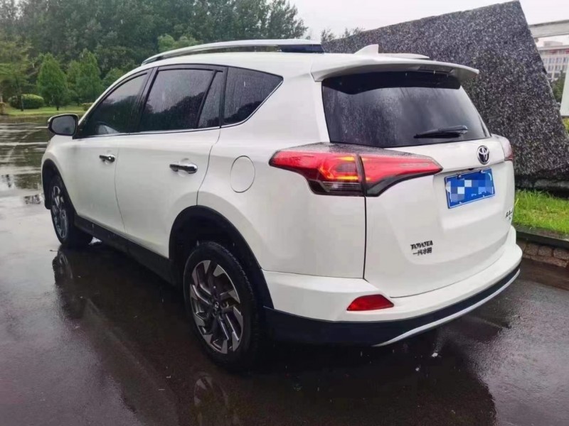 大同19年豐田RAV4榮放6