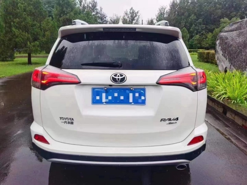 大同19年豐田RAV4榮放8