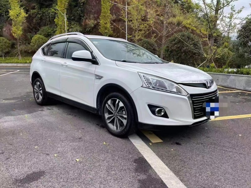 仙桃16年納智捷優6 SUV3