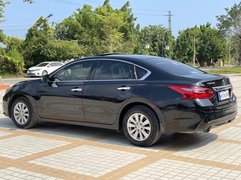 汕頭17年日產天籟6