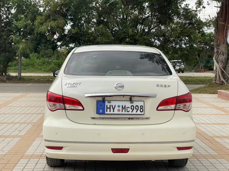汕頭16年日產軒逸8