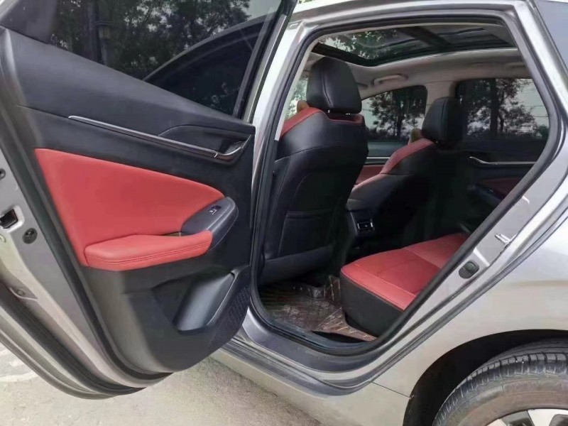 廈門20年長安汽車逸動2