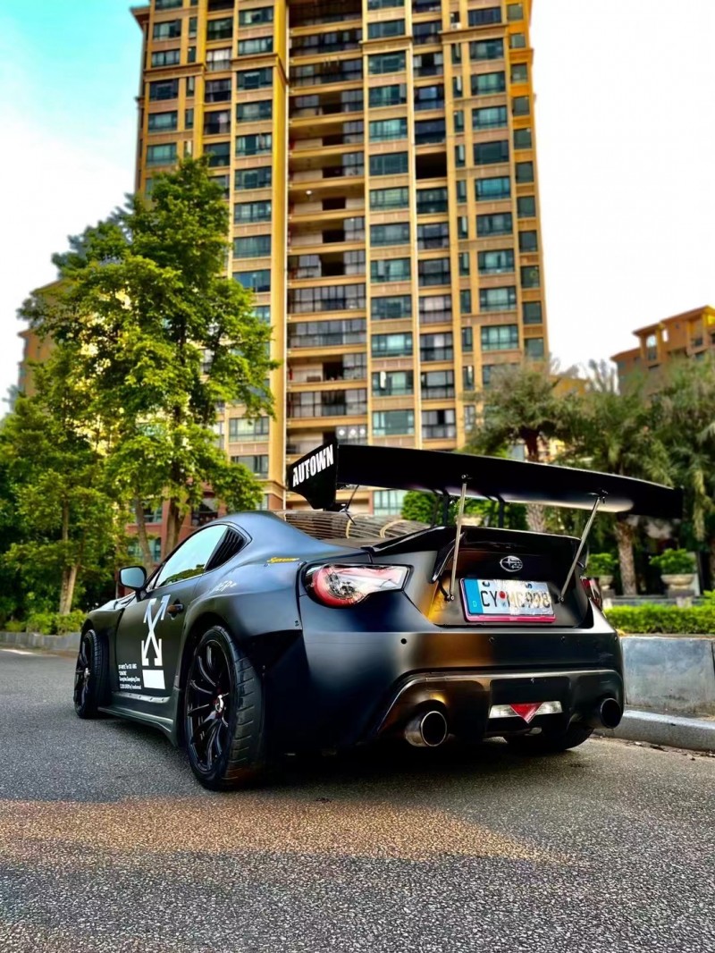 汕頭13年斯巴魯BRZ4