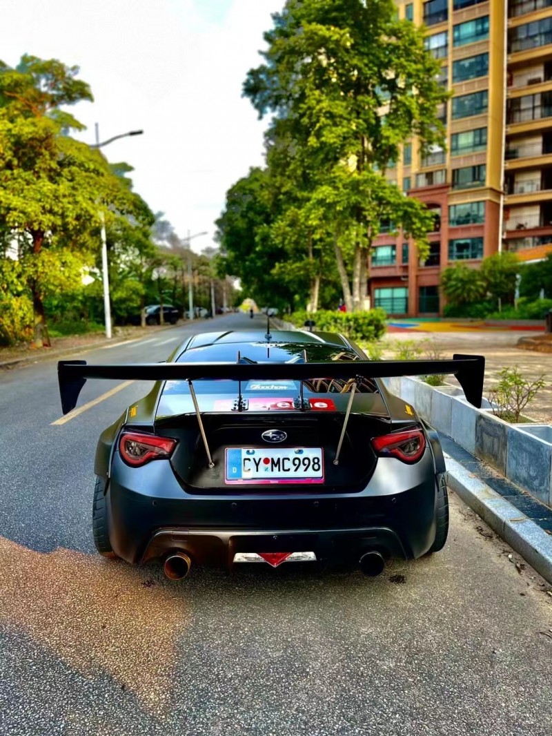 汕頭13年斯巴魯BRZ5
