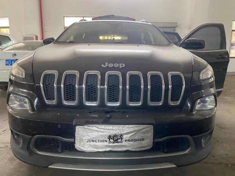 廈門16年Jeep自由光1