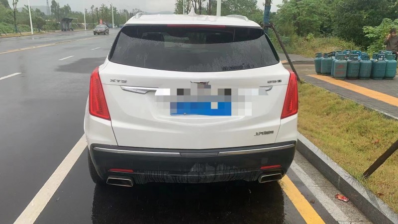 常德17年凱迪拉克XT52