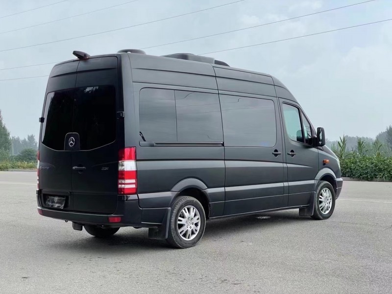 枣庄13年奔驰斯宾特8