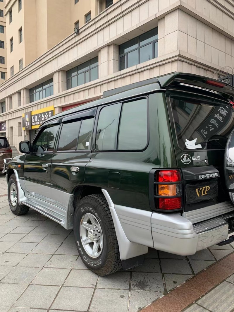 平涼14年獵豹汽車黑金剛7