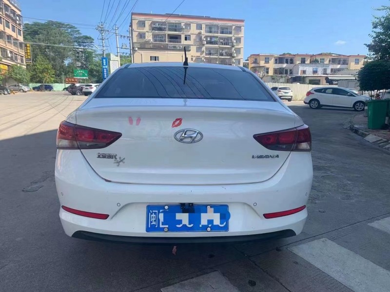 南平17年現代悅納8