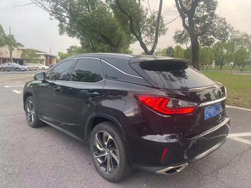 南昌16年雷克薩斯RX8