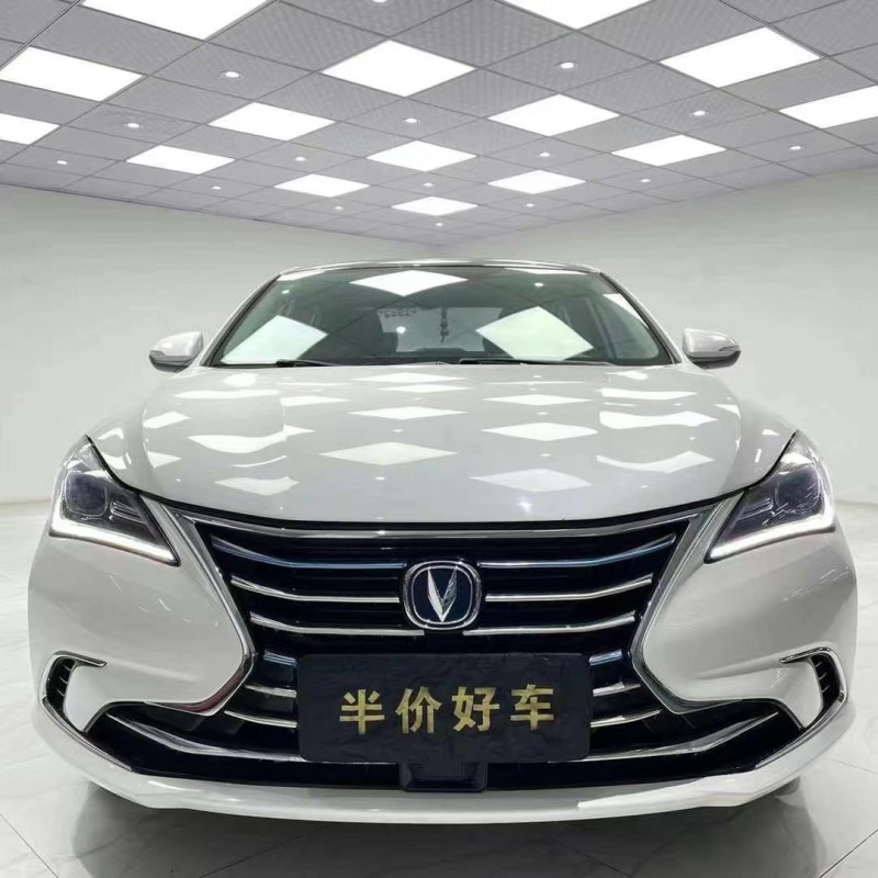 成都19年長安汽車睿騁CC1