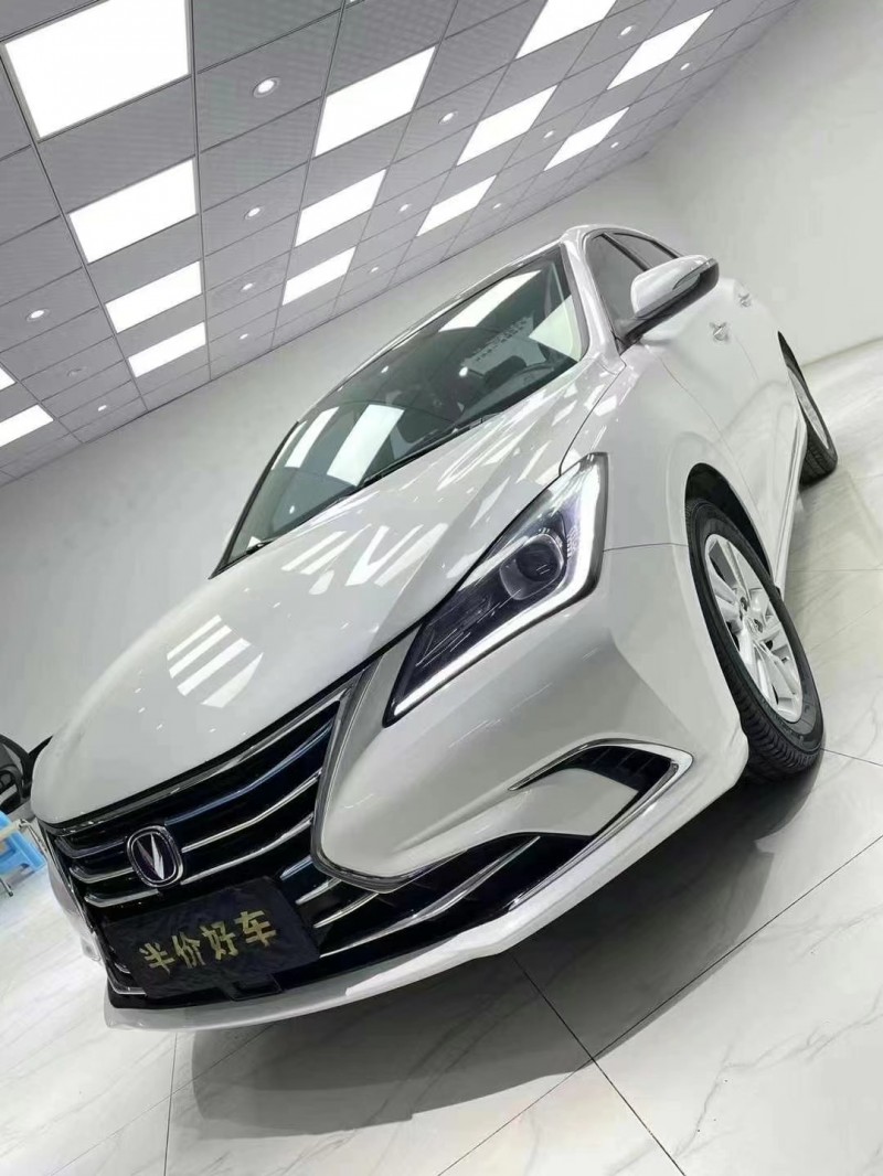 成都19年長安汽車睿騁CC2