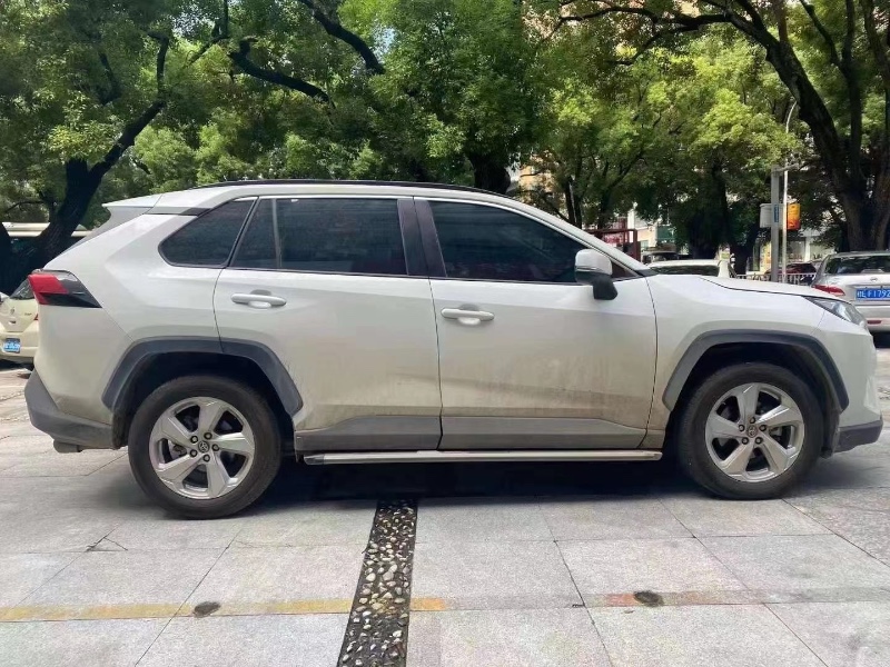 桂林20年豐田RAV46