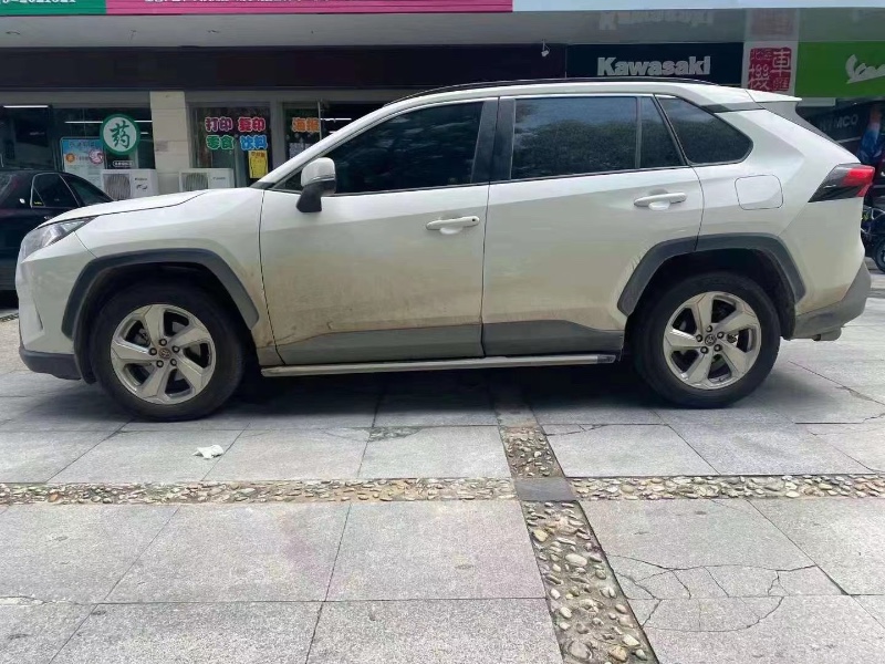 桂林20年豐田RAV48