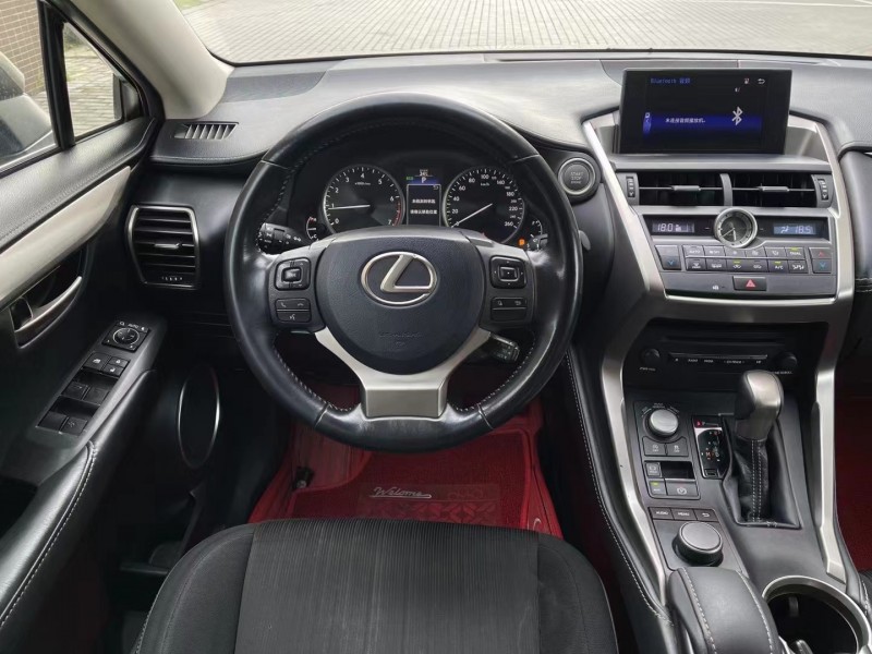 广州17年雷克萨斯NX2