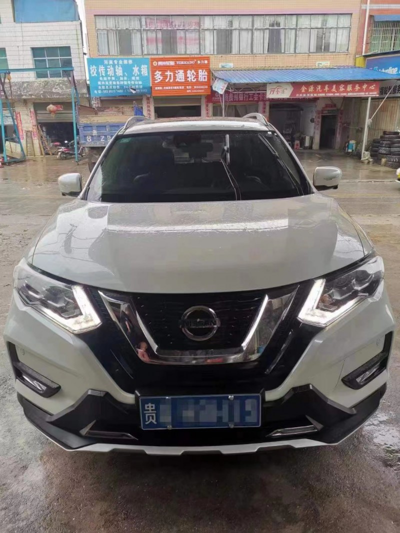 貴陽20年日產奇駿1