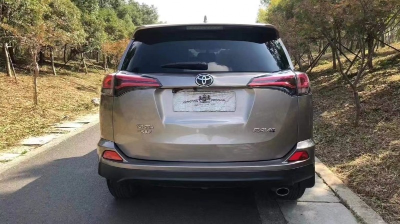 貴陽17年豐田RAV4榮放9