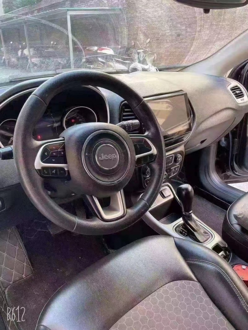 大同19年Jeep指南者3