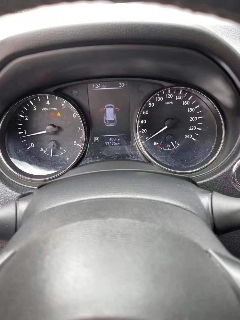 嘉興18年日產奇駿9