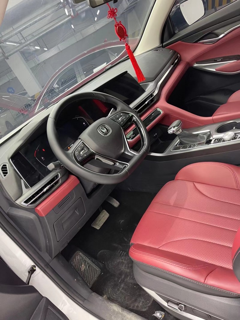 成都20年長安汽車CS756