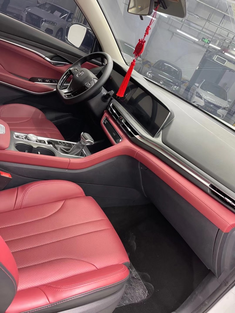 成都20年長安汽車CS758