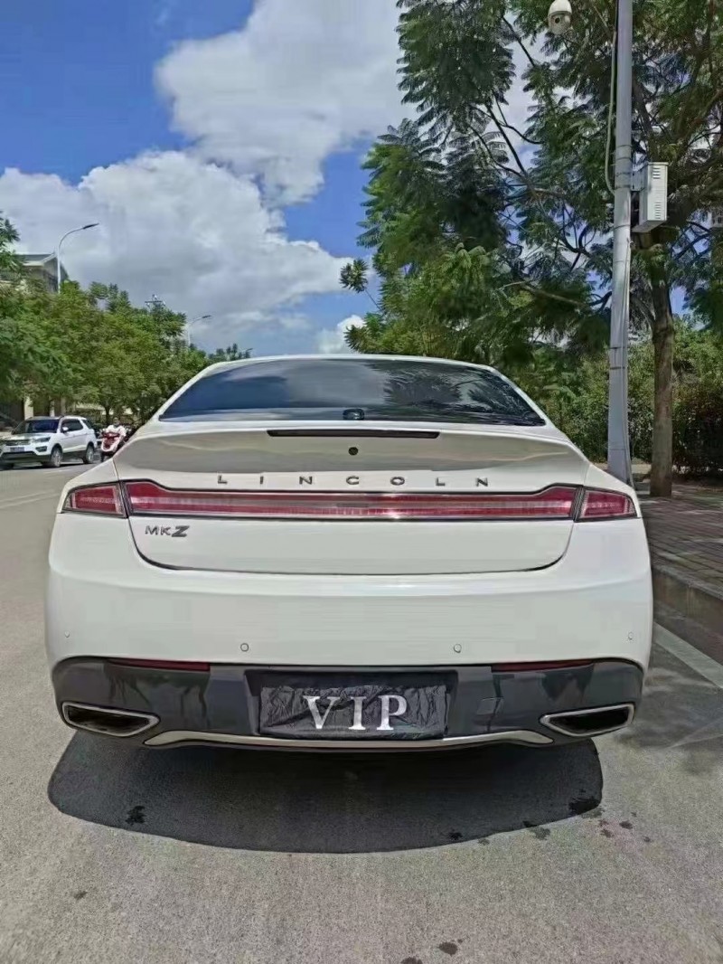 安順18年林肯MKZ2