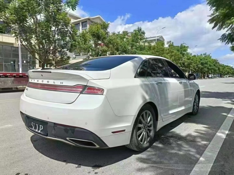 安順18年林肯MKZ5